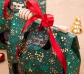 2 miody w kolorowym pudełku na Boże Narodzenie