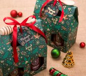 2 miody w kolorowym pudełku na Boże Narodzenie