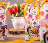 1 miód w kwiatowym pudełku na Dzień Babci i Dziadka z 1 znakiem zodiaku