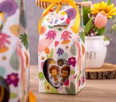 1 miód w kwiatowym pudełku na Dzień Babci i Dziadka z 1 znakiem zodiaku