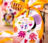 1 miód w kwiatowym pudełku na Dzień Babci i Dziadka z 1 znakiem zodiaku