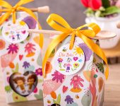 1 miód w kwiatowym pudełku na Dzień Babci i Dziadka z 1 znakiem zodiaku