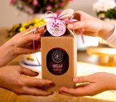 1 duży miód w kartoniku na Dzień Matki