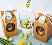 1 duży miód w kartoniku na Wielkanoc