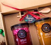 2 duże miody w pudełku na Boże Narodzenie