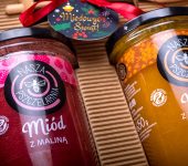 2 duże miody w pudełku na Boże Narodzenie