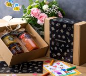 1 duży miód i 2 miodki w pudełku na Dzień Babci lub Dziadka
