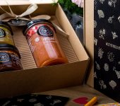 1 duży miód i 2 miodki w pudełku na Dzień Babci lub Dziadka