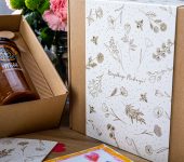 2 duże miody w pudełku na Dzień Babci lub Dziadka