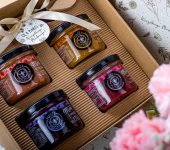 4 miodki w pudełku na Dzień Babci lub Dziadka