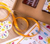 2 miody w pudełku na Dzień Babci i Dziadka z 2 znakami zodiaku