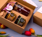 1 duży miód i 2 miodki w pudełku na Dzień Matki