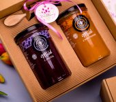 2 duże miody w pudełku na Dzień Matki