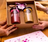 2 duże miody w pudełku na Dzień Matki
