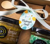 1 duży miód i 2 miodki w pudełku na Wielkanoc