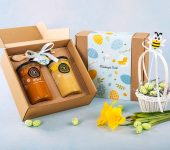 2 duże miody w pudełku na Wielkanoc