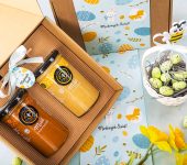 2 duże miody w pudełku na Wielkanoc