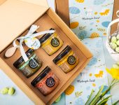 4 miodki w pudełku na Wielkanoc