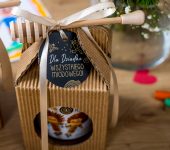 1 miód w kartoniku na Dzień Babci lub Dziadka z 1 znakiem zodiaku