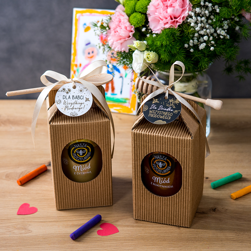 1 duży miód w kartoniku na Dzień Babci lub Dziadka