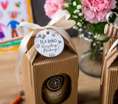 1 duży miód w kartoniku na Dzień Babci lub Dziadka
