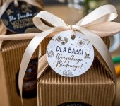 1 duży miód w kartoniku na Dzień Babci lub Dziadka