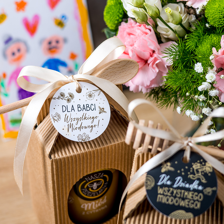 1 duży miód w kartoniku na Dzień Babci lub Dziadka