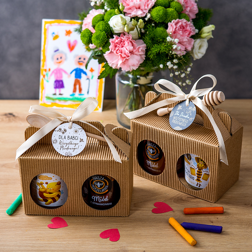 2 miody w kartoniku na Dzień Babci lub Dziadka z 1 znakiem zodiaku