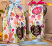 1 miód w kwiatowym pudełku na każdą okazję (3 kolory)