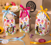 1 miód w w kwiatowym pudełku na każdą okazję z 1 znakiem zodiaku (3 kolory)