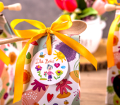 1 miód w kwiatowym pudełku na Dzień Babci i Dziadka