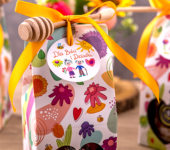 1 miód w kwiatowym pudełku na Dzień Babci i Dziadka