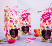 1 miód w kolorowym pudełku na Dzień Matki