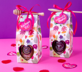 1 miód w kwiatowym pudełku na Walentynki