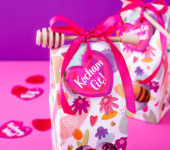 1 miód w kwiatowym pudełku na Walentynki z 1 znakiem zodiaku