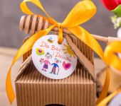 1 miód w kartoniku na Dzień Babci i Dziadka