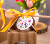 1 miód w kartoniku na Dzień Babci i Dziadka z 1 znakiem zodiaku