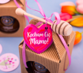 1 miód w kartoniku na Dzień Matki