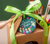 1 duży miód w kartoniku na Dzień Nauczyciela