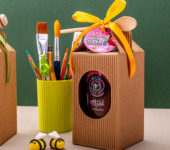 1 duży miód w kartoniku na Dzień Nauczyciela