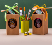 1 duży miód w kartoniku na Dzień Nauczyciela