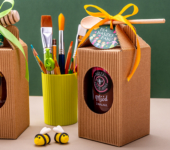 1 duży miód w kartoniku na Dzień Nauczyciela