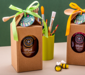 1 duży miód w kartoniku na Dzień Nauczyciela