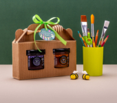 2 miodki w kartoniku na koniec Roku Szkolnego