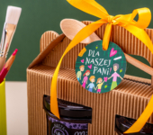 2 miodki w kartoniku na koniec Roku Szkolnego