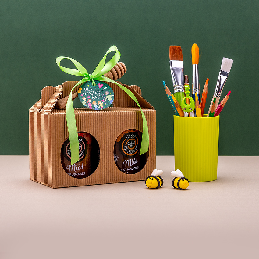 2 miody w kartoniku na koniec Roku Szkolnego