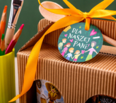 2 miody w kartoniku na Dzień Nauczyciela z 1 znakiem zodiaku