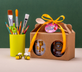 2 miody w kartoniku na Dzień Nauczyciela z 1 znakiem zodiaku