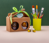 2 miody w kartoniku na Dzień Nauczyciela z 1 znakiem zodiaku