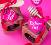 1 miód w kartoniku na Walentynki